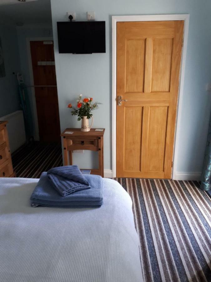 Santi Bhavana Bed & Breakfast Уэстбери Экстерьер фото