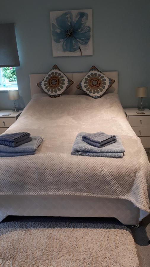 Santi Bhavana Bed & Breakfast Уэстбери Экстерьер фото